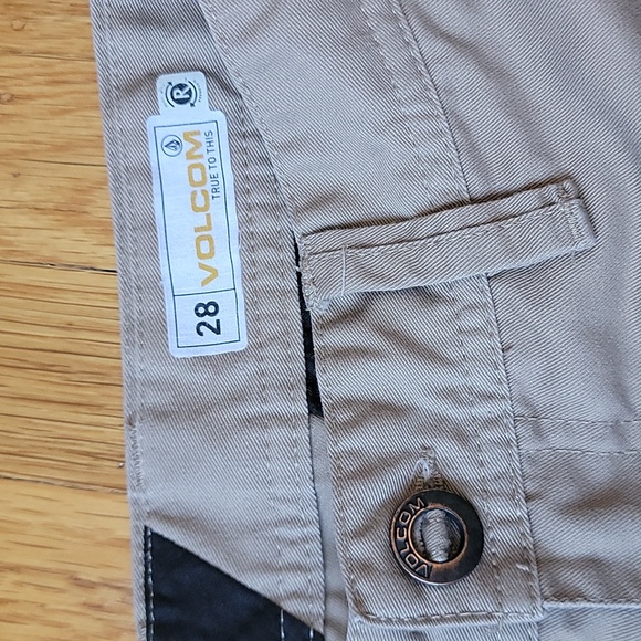 Volcom Shorts - Picture 3 of 3